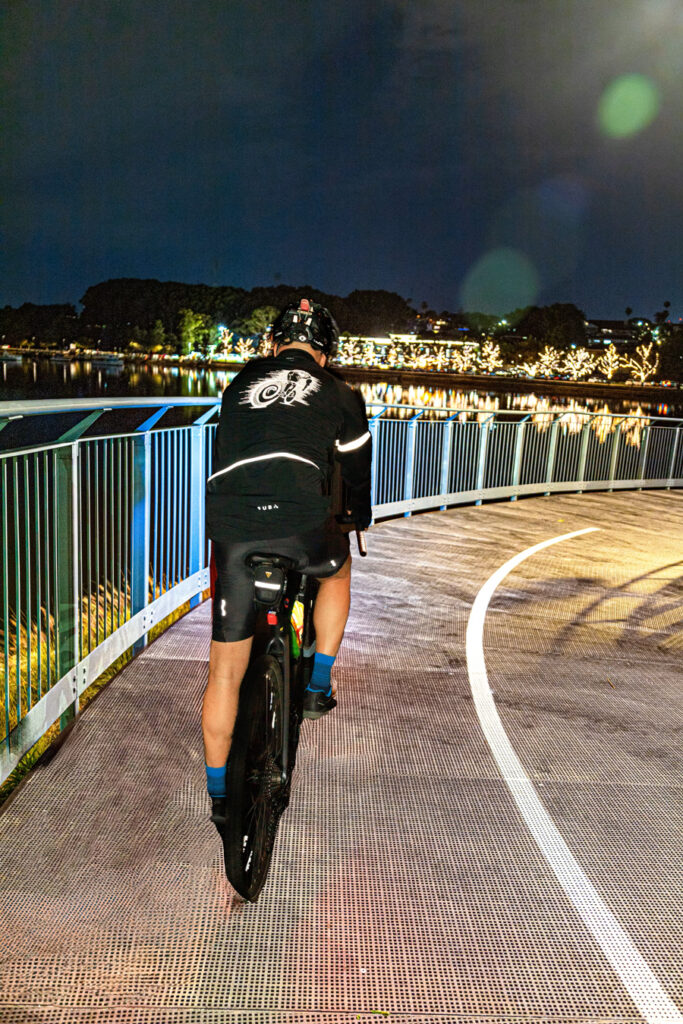 Reflective Thread: Cyclists Design using Contour Effect in EmbroideryStudio Digital Edition Designing